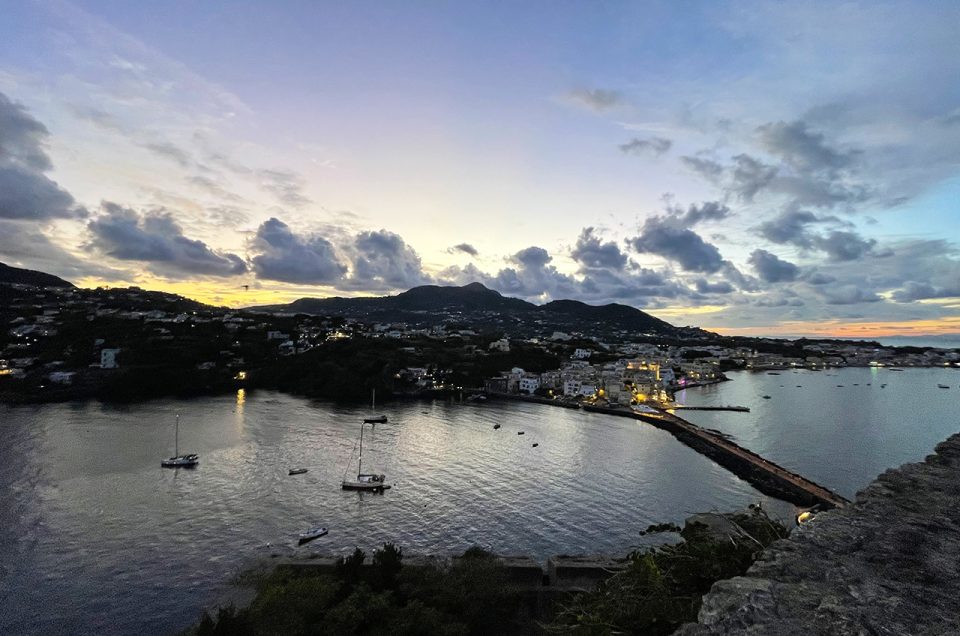 Taxi Ischia Porto: transfer rapidi e tour dell’isola